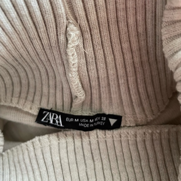 Zara Cream Sleeveless Turtleneck - Picture 2 of 2